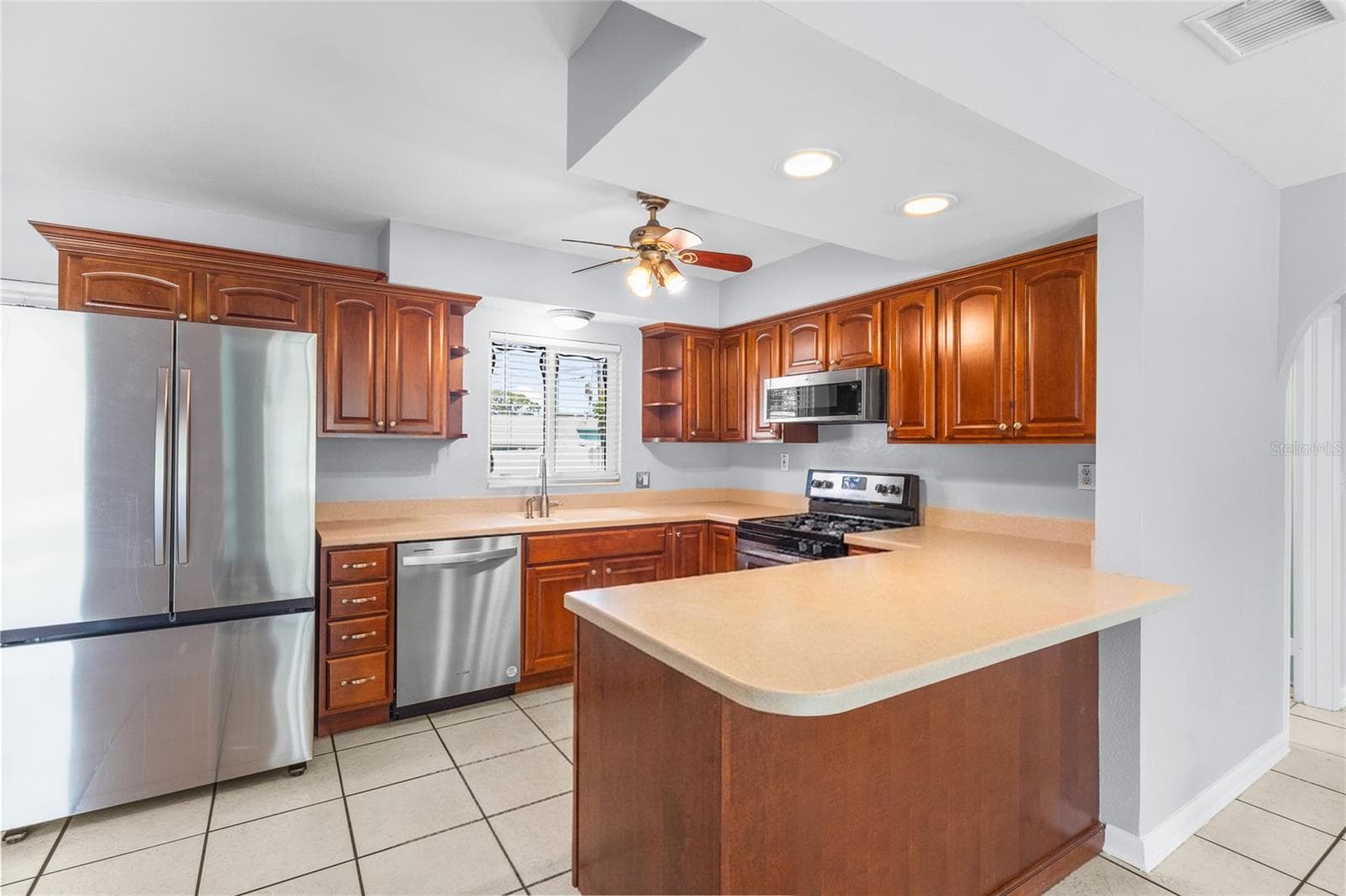Single Family Residence at 605 S FLORIDA AVE, TARPON SPRINGS, photo 13 of 44
