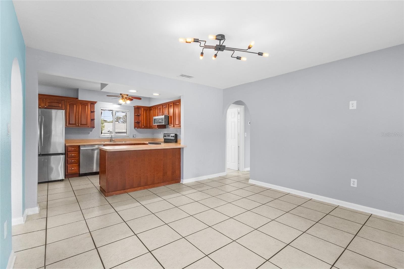 Single Family Residence at 605 S FLORIDA AVE, TARPON SPRINGS, photo 15 of 44