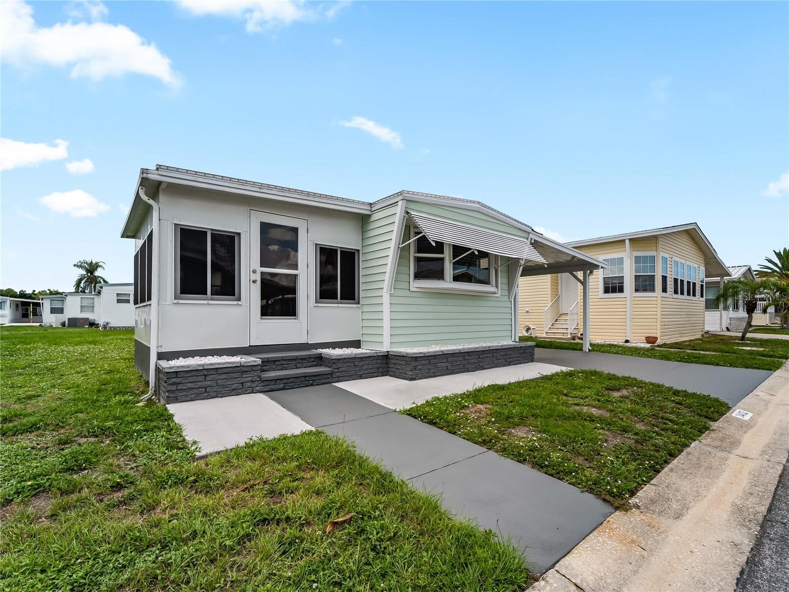 Mobile Home at 3402 SHINGLE OAK TER, SARASOTA, photo 2 of 63