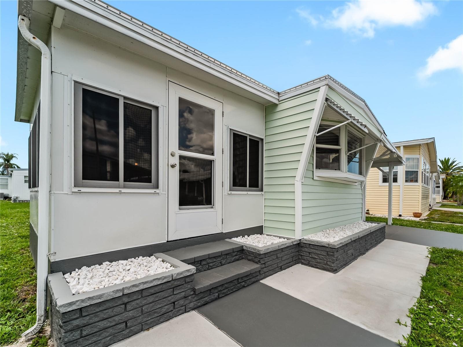 Mobile Home at 3402 SHINGLE OAK TER, SARASOTA, photo 5 of 63