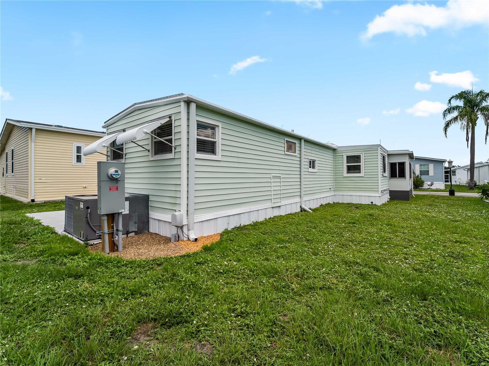 Mobile Home at 3402 SHINGLE OAK TER, SARASOTA, photo 32 of 63
