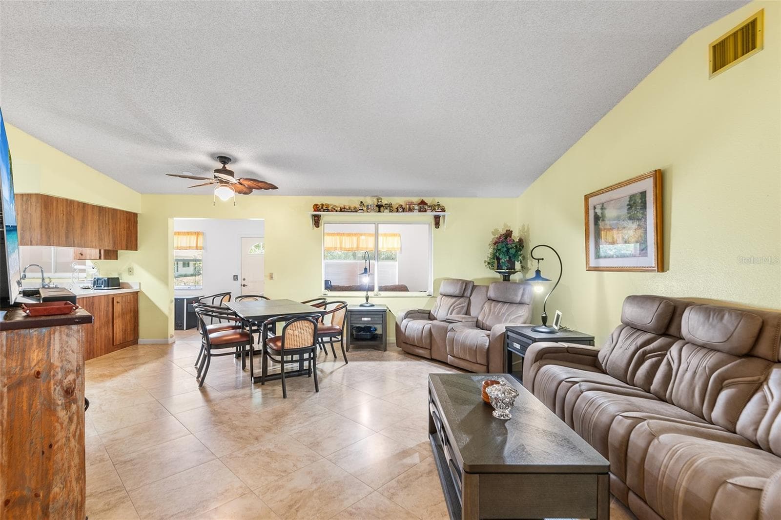 Single Family Residence at 4976 PLEASANT HOLLOW TRL, LAKELAND, photo 7 of 36