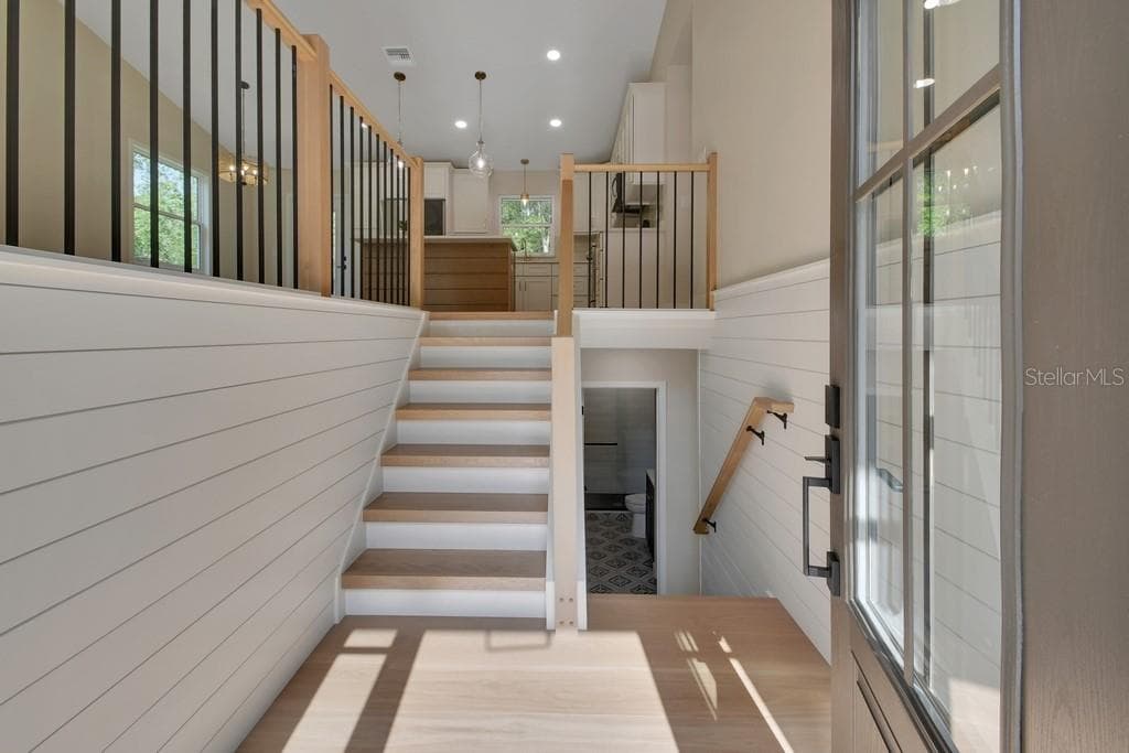 Beautiful entry - 1530 DEERMOSS LN, DELAND