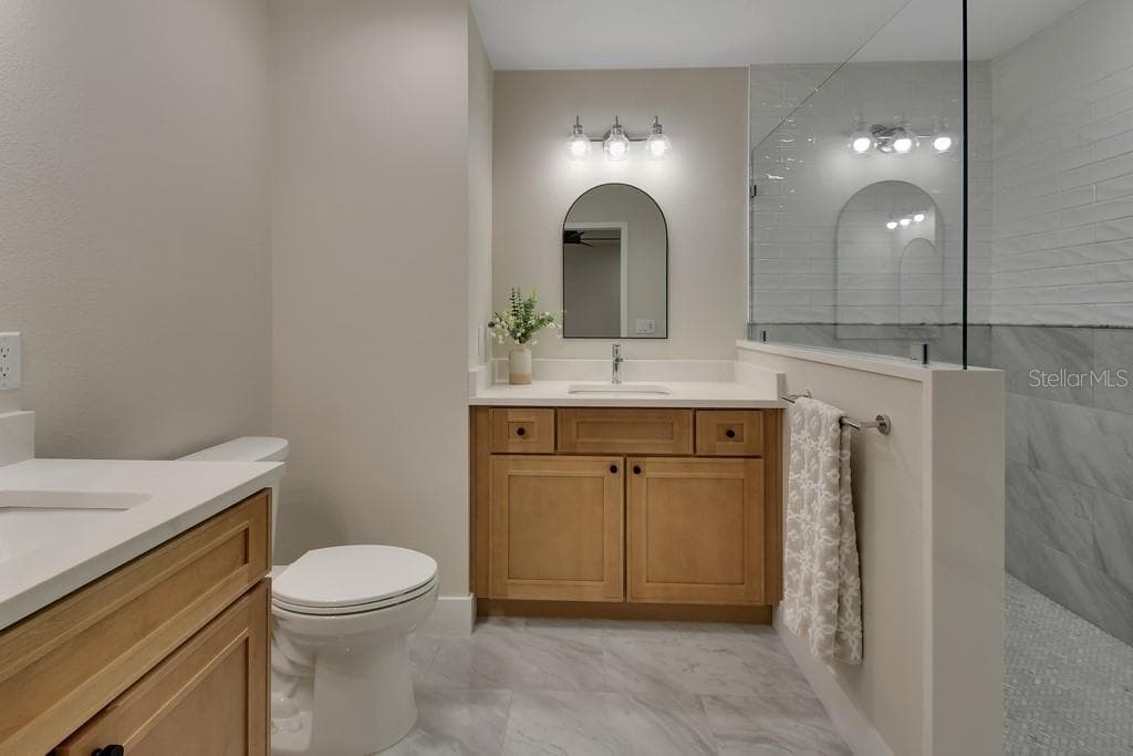 Fantastic en suite bathroom - 1530 DEERMOSS LN, DELAND