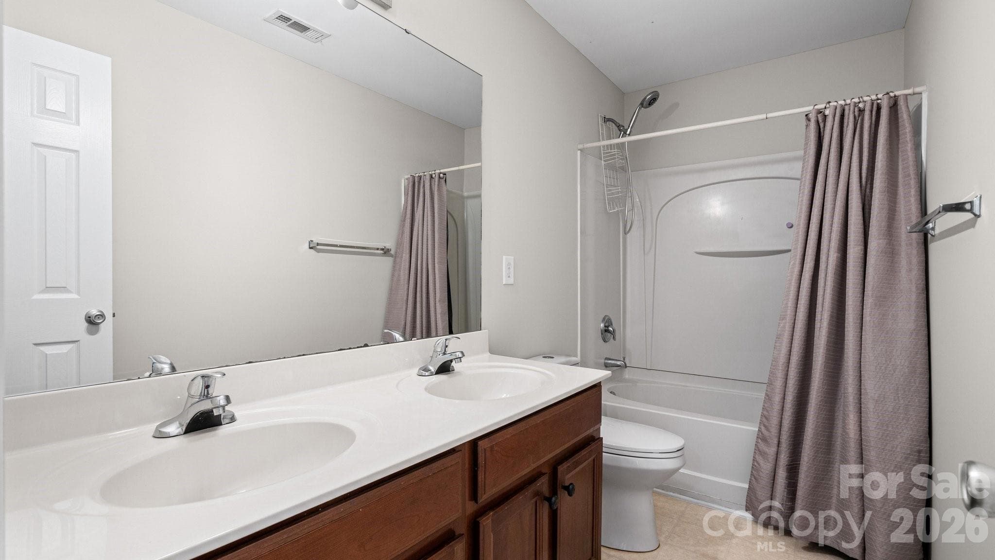 Full bathroom 2 - 2001 Choke Berry Way, Waxhaw