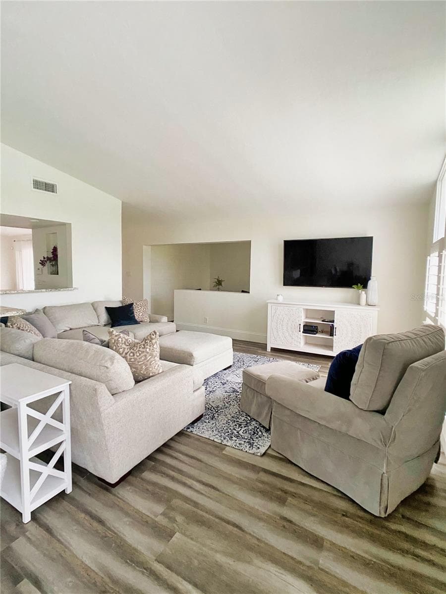 Single Family Residence at 2400 LAUDERDALE CT, ORLANDO, photo 14 of 39