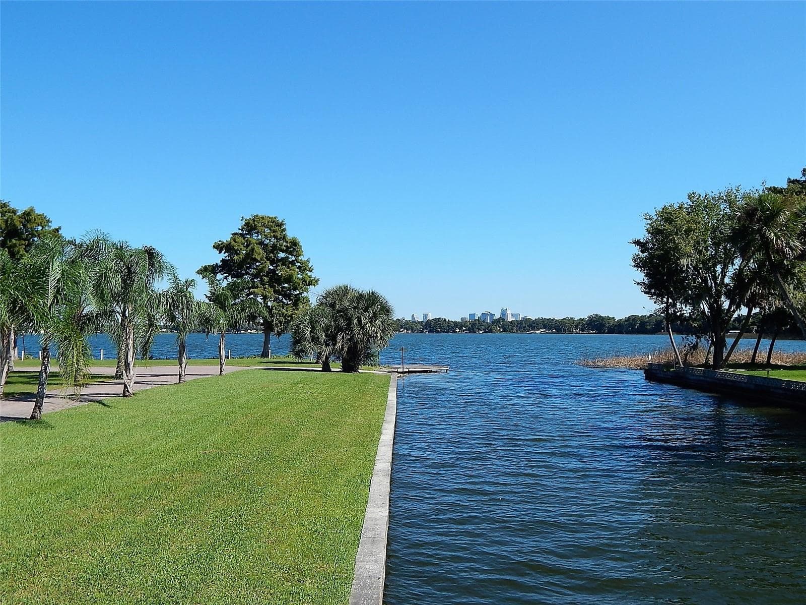Single Family Residence at 2400 LAUDERDALE CT, ORLANDO, photo 35 of 39