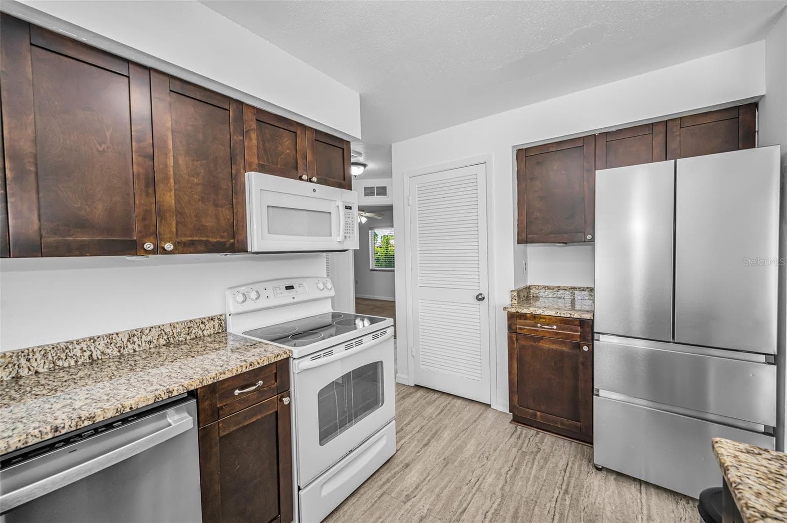 Kitchen - 6464 107TH TER N, PINELLAS PARK