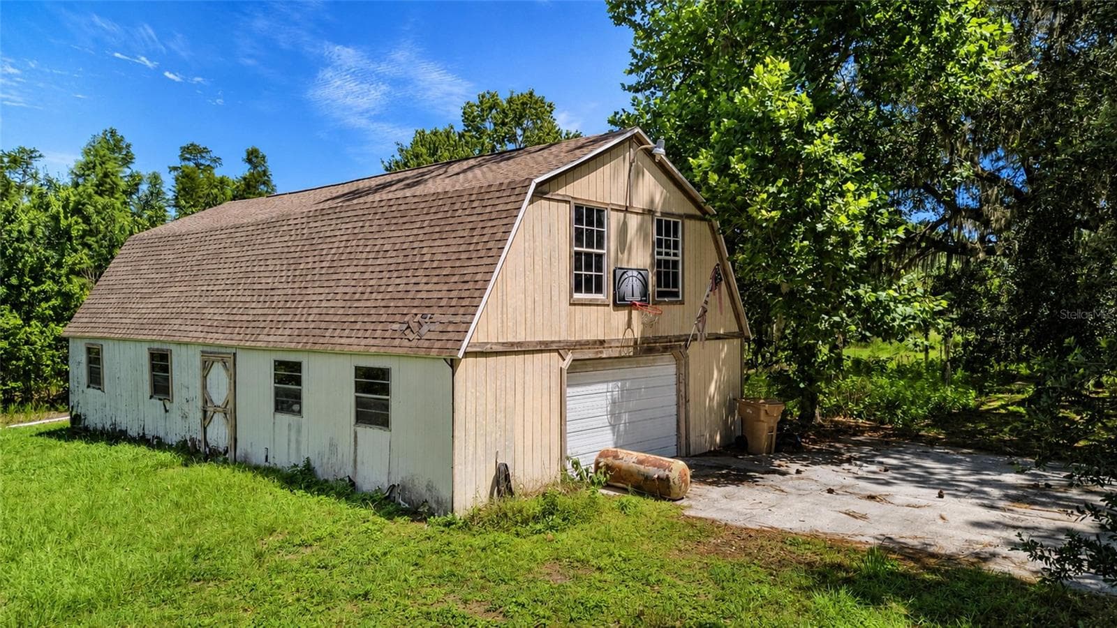 1344 sq foot barn with concrete floor - 4541 COUNTY ROAD 561, CLERMONT