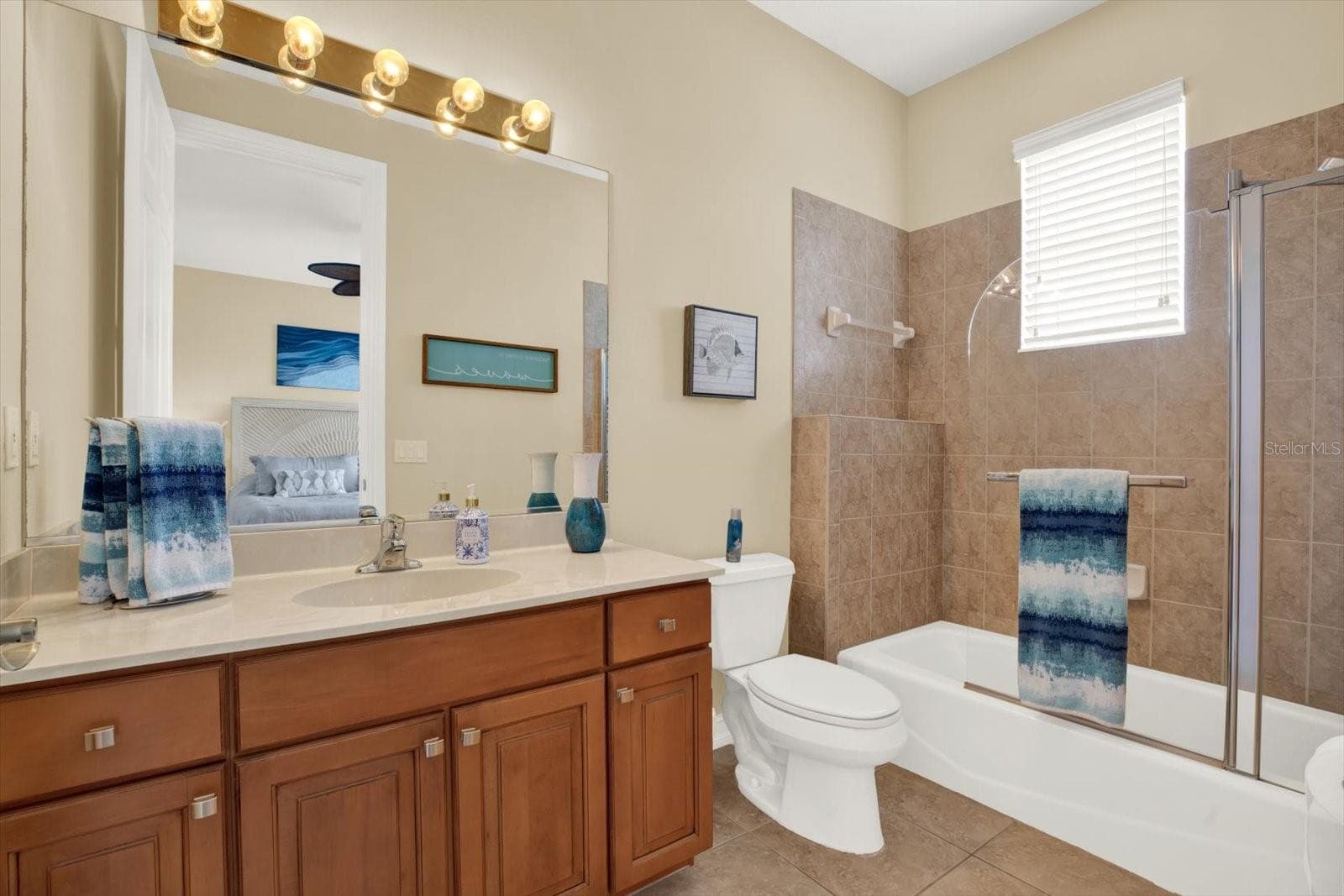 Guest Bath - 1226 3RD STREET CIR E, PALMETTO