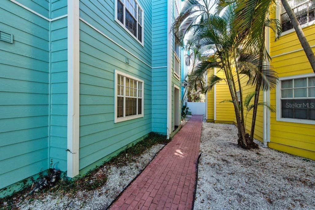 Condominium at 3002 W CLEVELAND ST #D11, TAMPA, photo 2 of 48