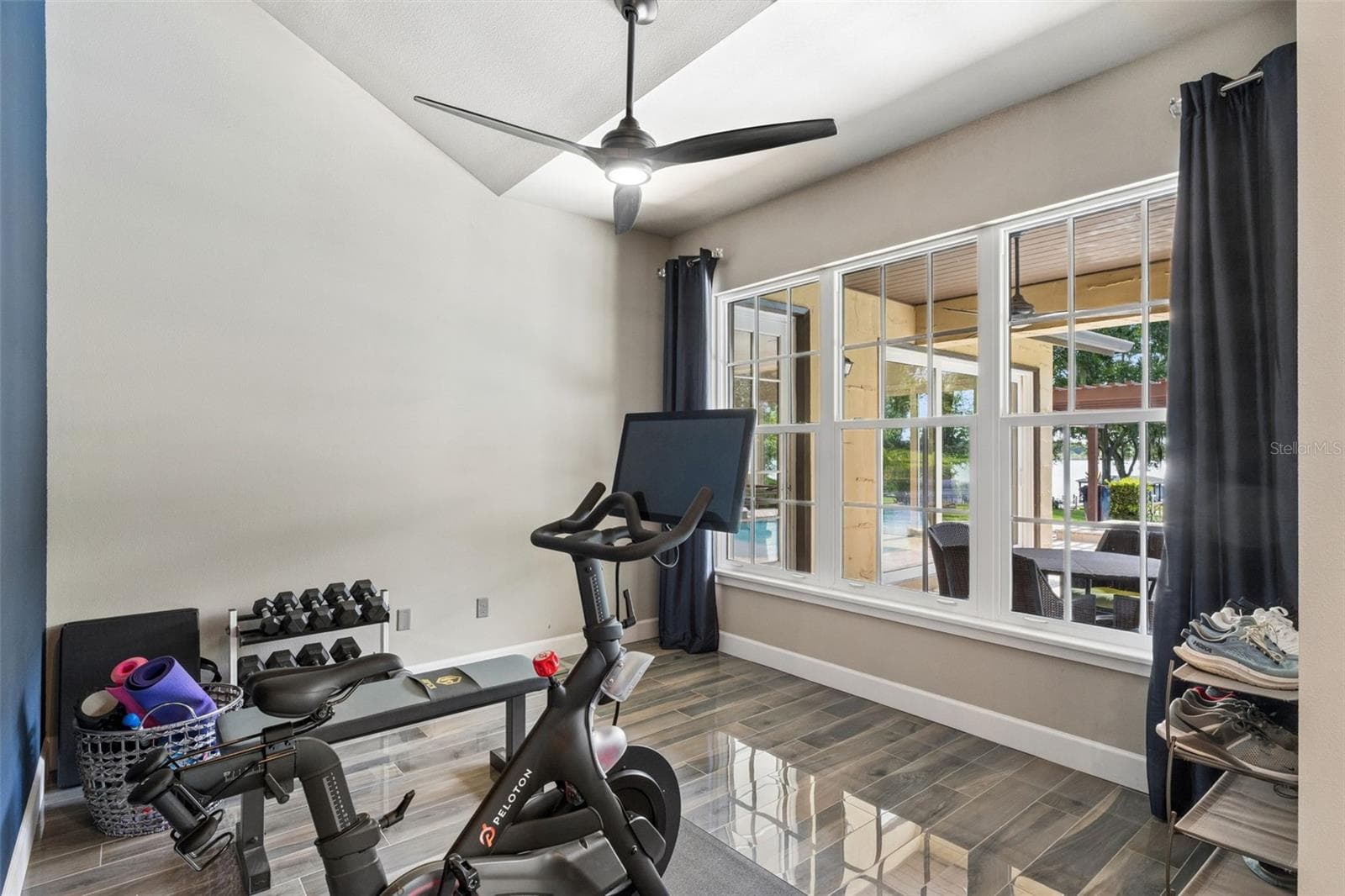 Primary Flex Space. Workout area, Library, Small office, Nursery. Whatever you choose you have a view of the Lake - 1629 HEMPEL AVE, WINDERMERE