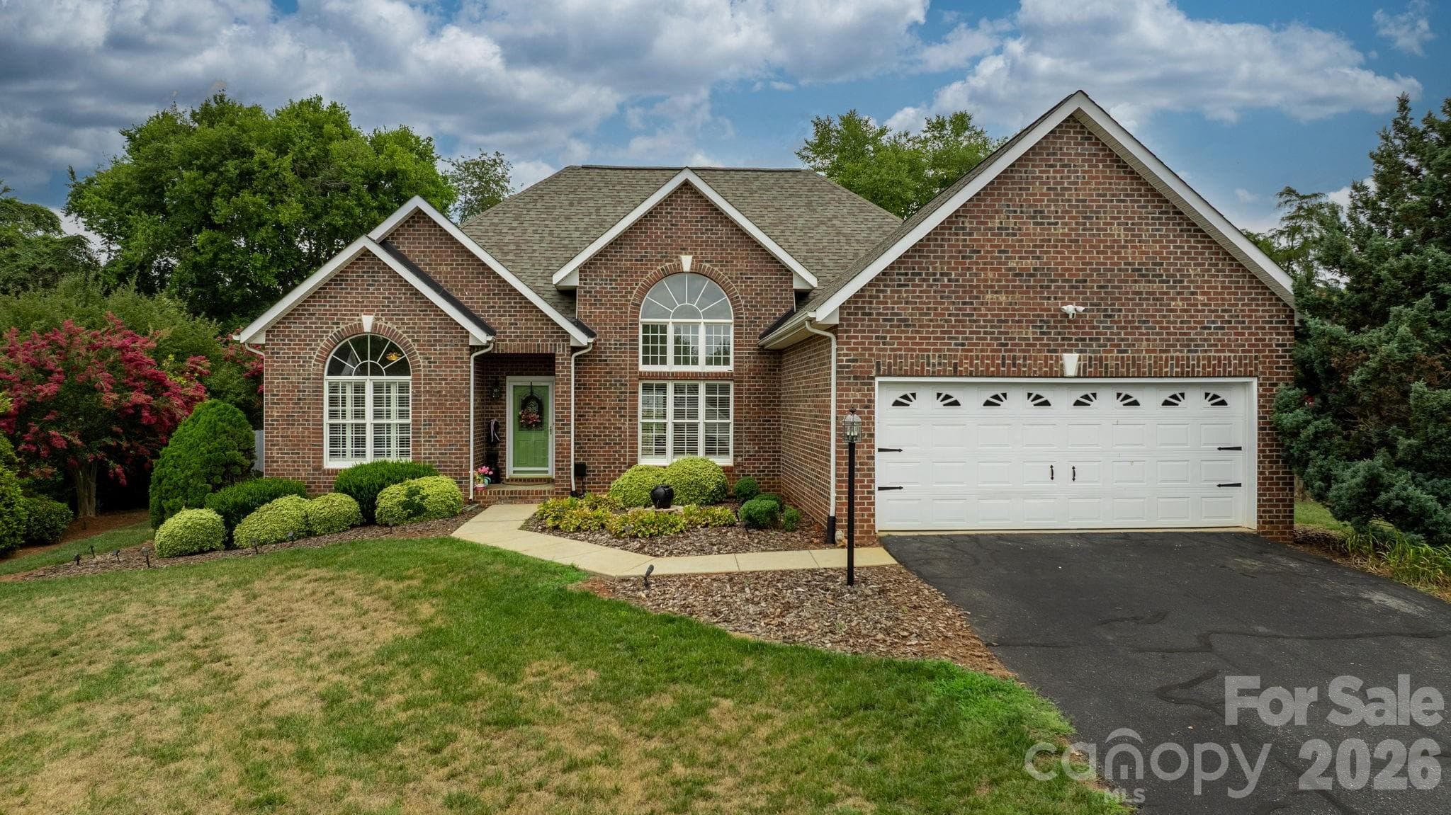 Single Family Residence at 3992 Brickfield Street, Hickory, photo 2 of 41