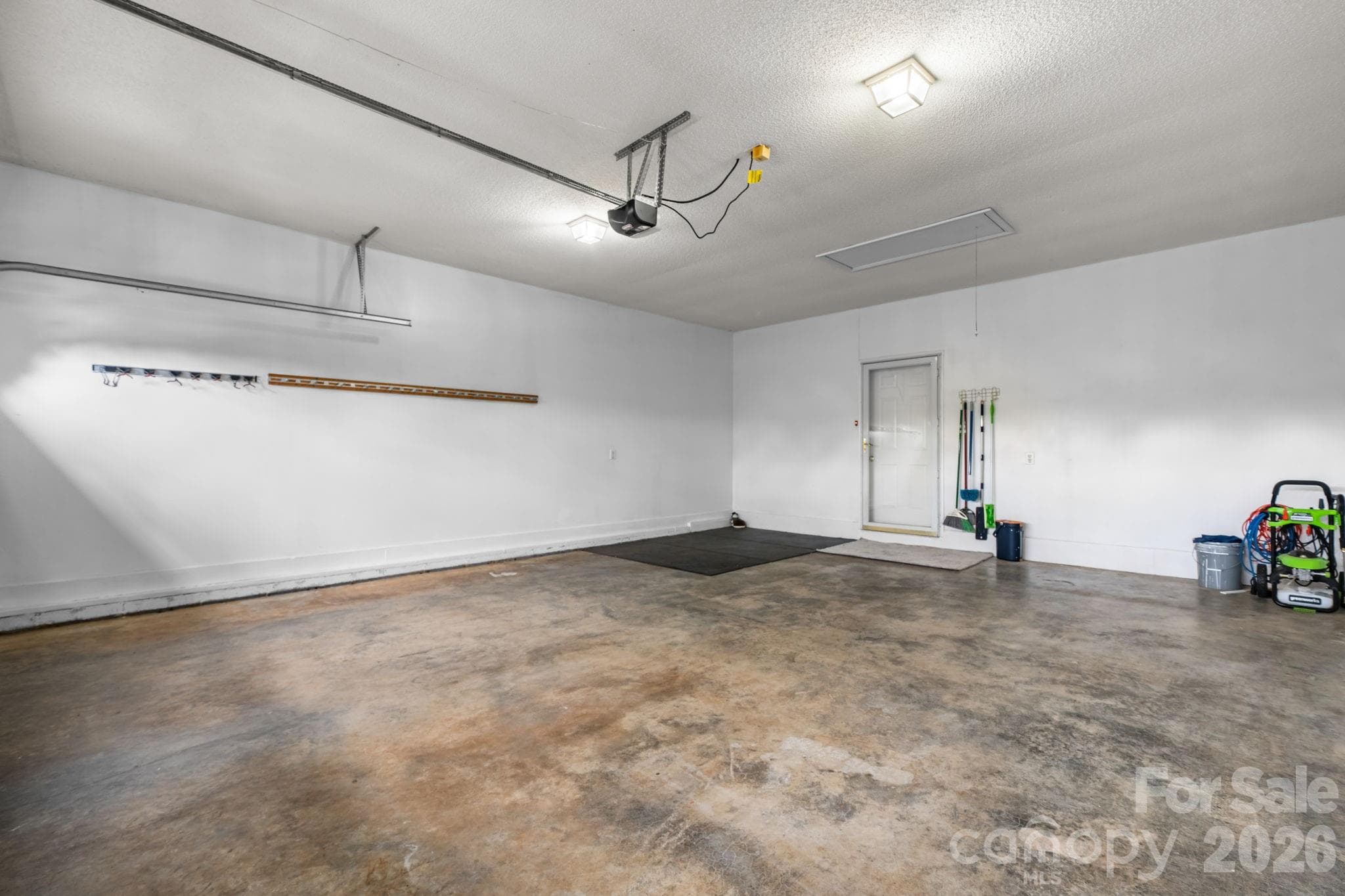 2 car garage - 3992 Brickfield Street, Hickory