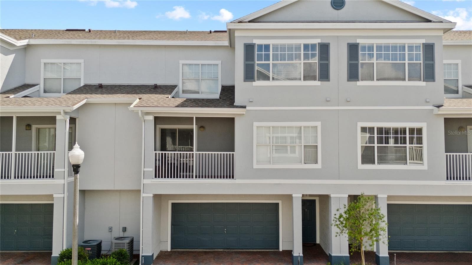 2586 GRAND CENTRAL PKWY #3