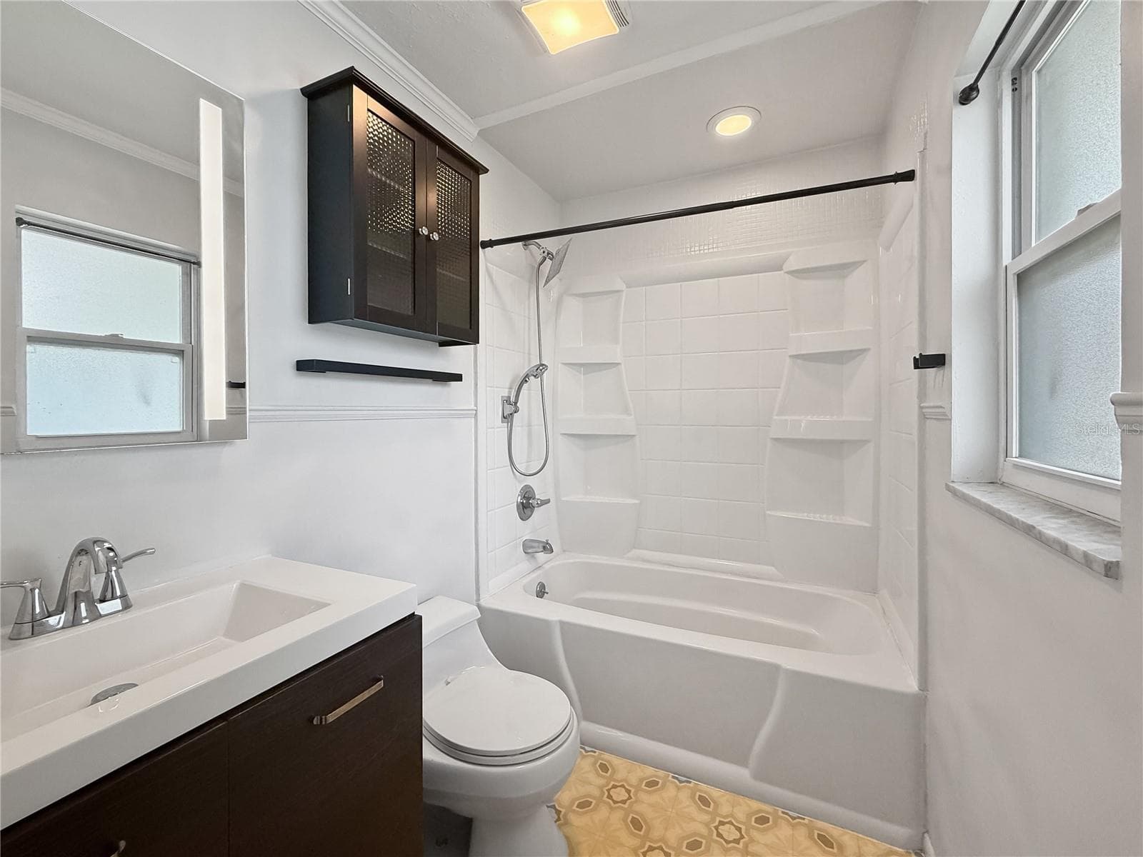 Primary Bathroom - 1011 WINDING OAKS DR, PALM HARBOR