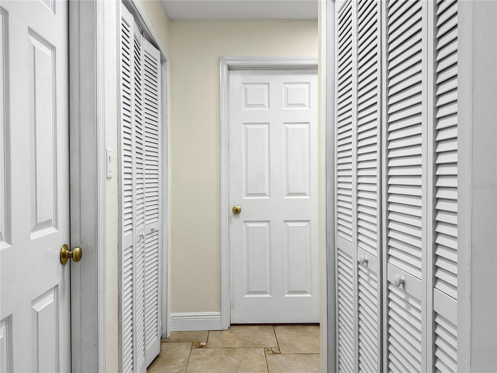 Entry Hall - 1011 WINDING OAKS DR, PALM HARBOR