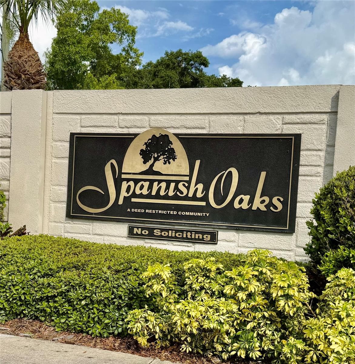 Single Family Residence at 1011 WINDING OAKS DR, PALM HARBOR, photo 5 of 55