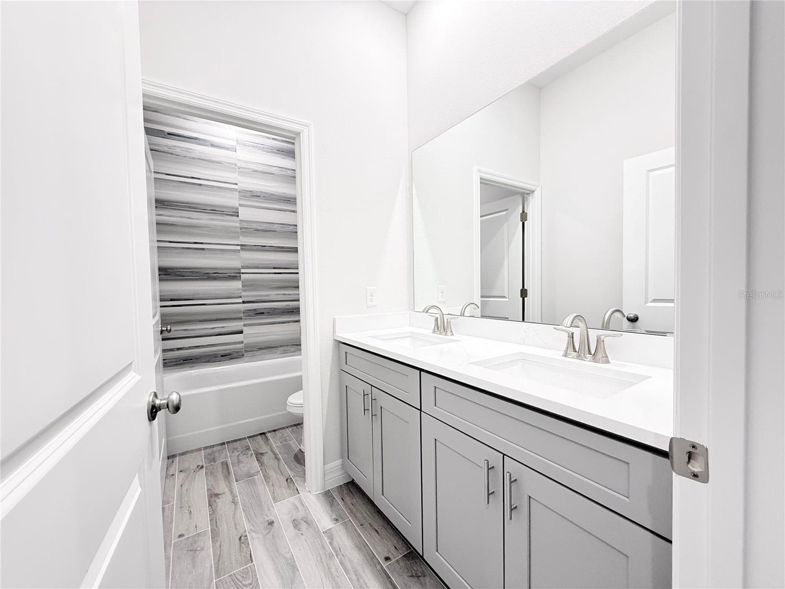 2nd Bathroom - 30280 W BLUEBELL AVE, EUSTIS
