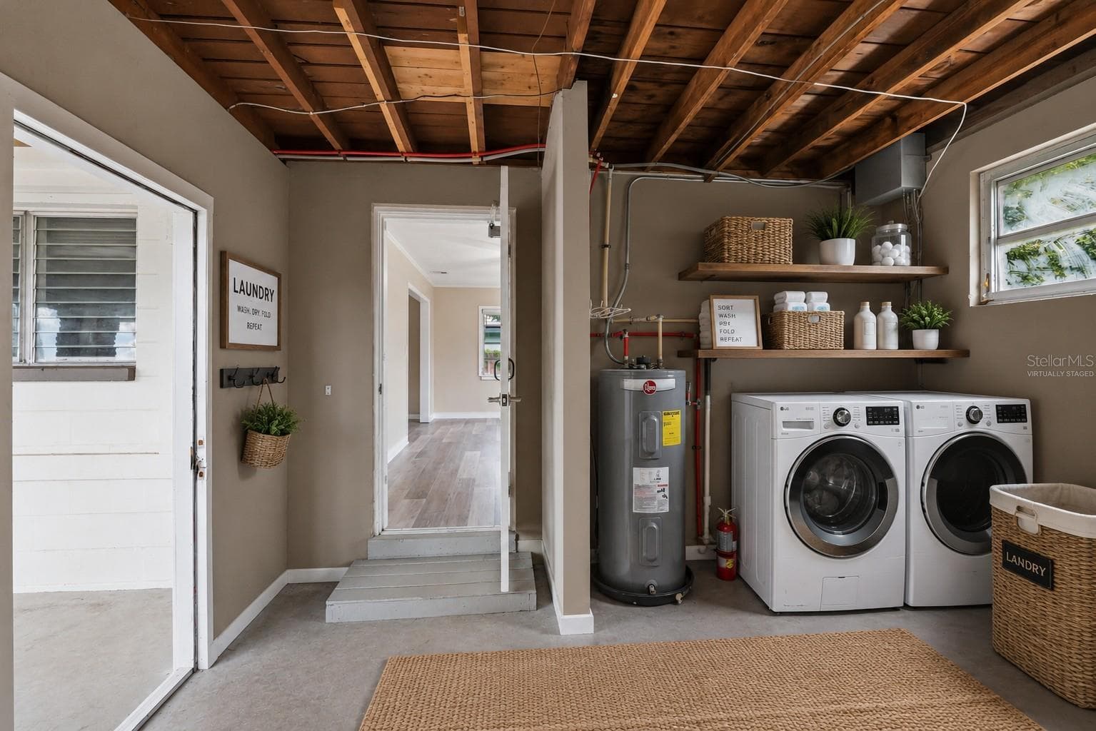 Virtually Staged Laundry Room - 7815 PINE HILL DR, TAMPA