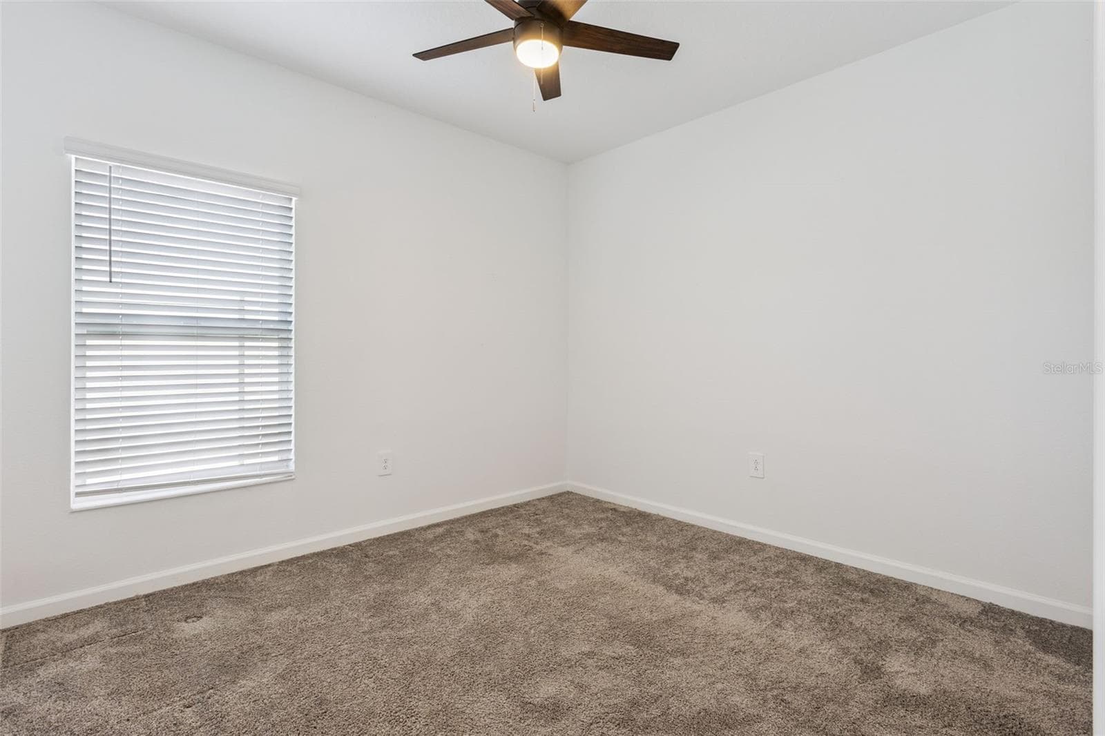 Single Family Residence at 26180 FEATHERGRASS CIR, LEESBURG, photo 20 of 33