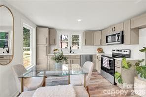 Single Family Residence at 515 Roberts Avenue, York, photo 6 of 15