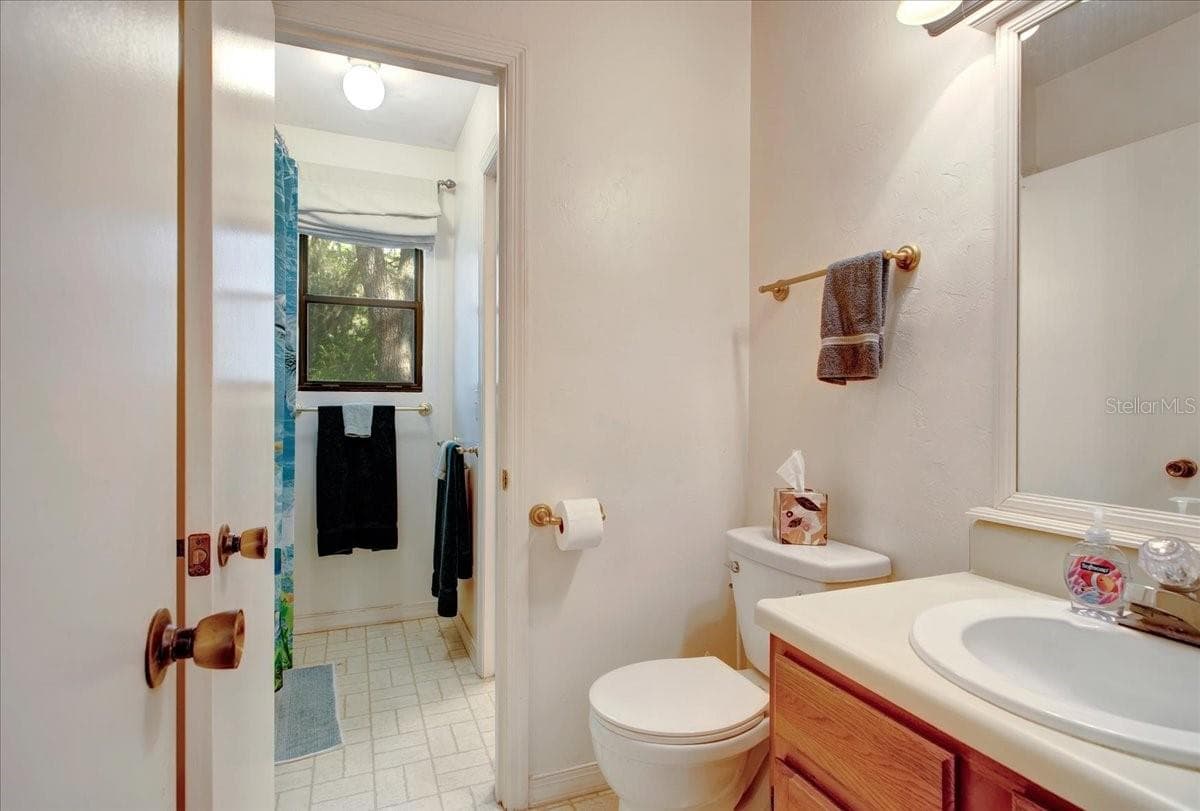 Single Family Residence at 235 ASHLEY LAKE DR, MELROSE, photo 16 of 44