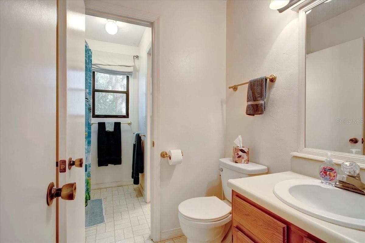 Single Family Residence at 235 ASHLEY LAKE DR, MELROSE, photo 17 of 44