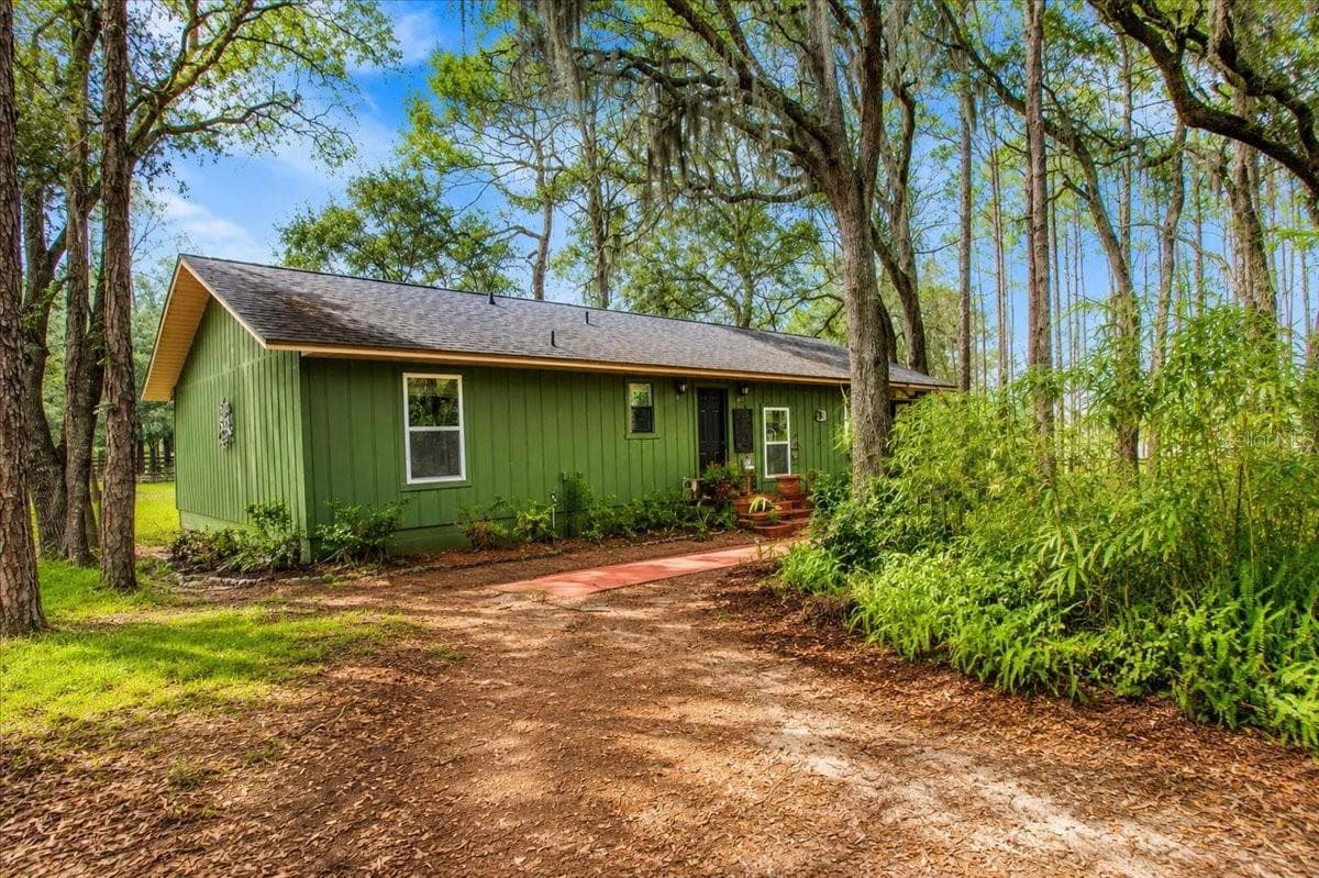 Single Family Residence at 235 ASHLEY LAKE DR, MELROSE, photo 31 of 44
