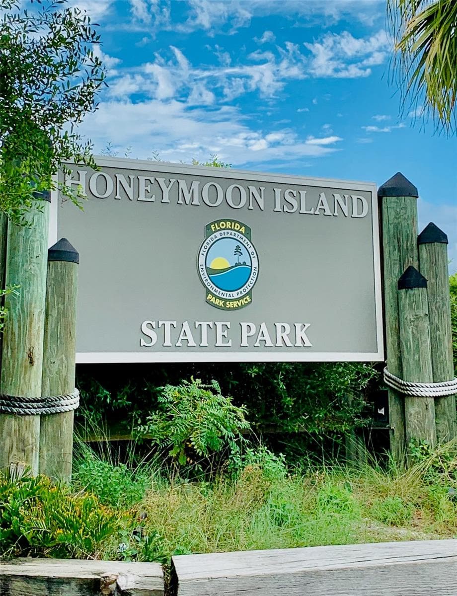 Honeymoon Island - 1011 WINDING OAKS DR, PALM HARBOR