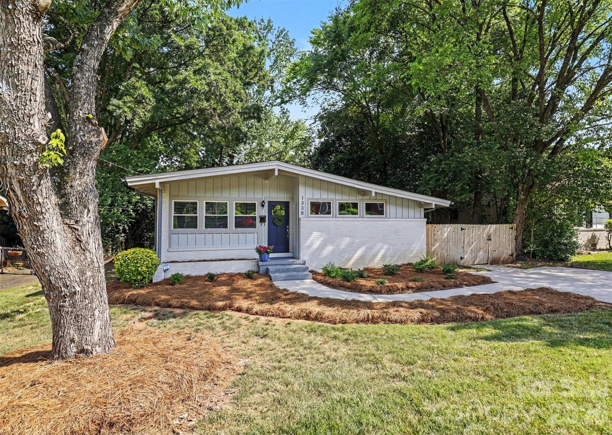 1338 Edgewater Drive
