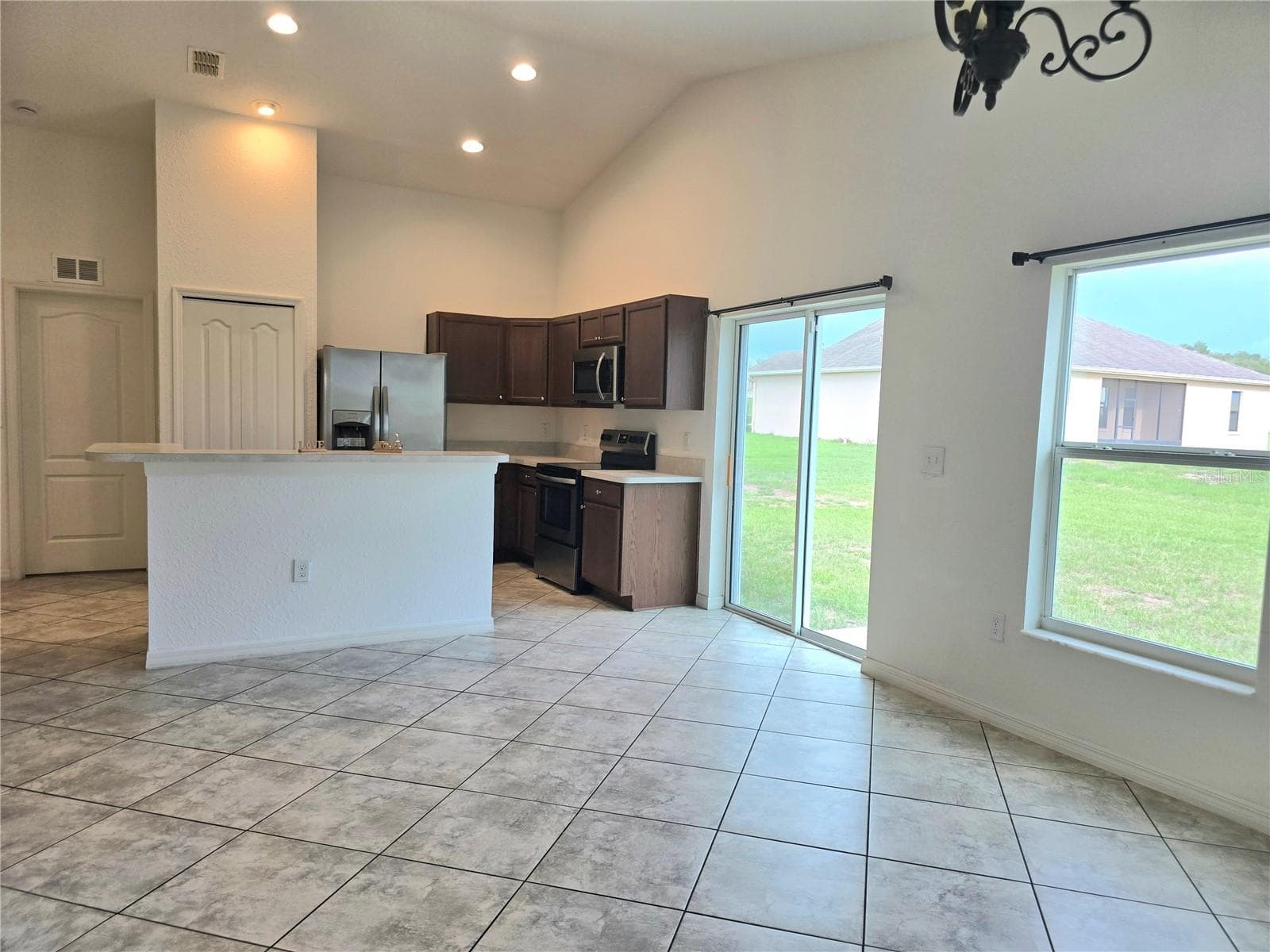 Single Family Residence at 326 DINNER LAKE CT, LAKE WALES, photo 7 of 25