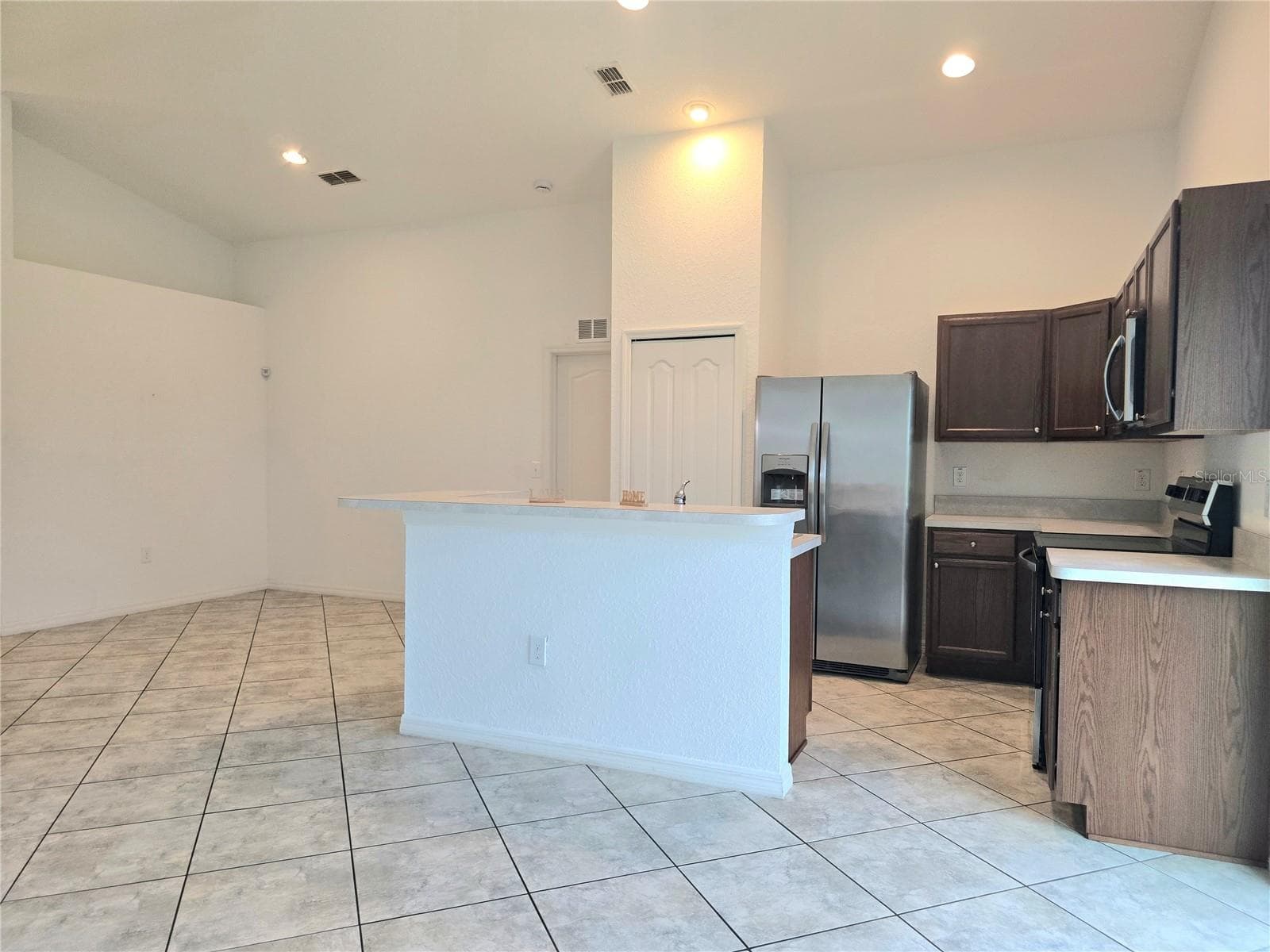 Single Family Residence at 326 DINNER LAKE CT, LAKE WALES, photo 9 of 25