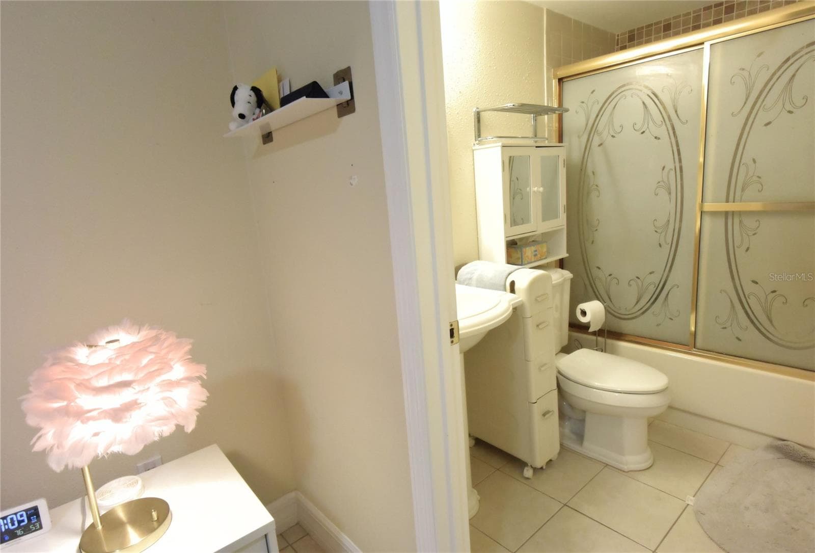 Condominium at 5231 LAKE VILLAGE DR #27, SARASOTA, photo 16 of 22