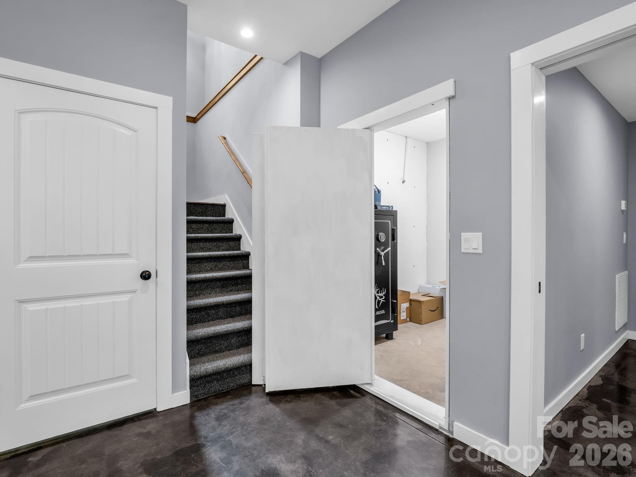 A hidden Room - 617 South Cove Road, Mill Spring