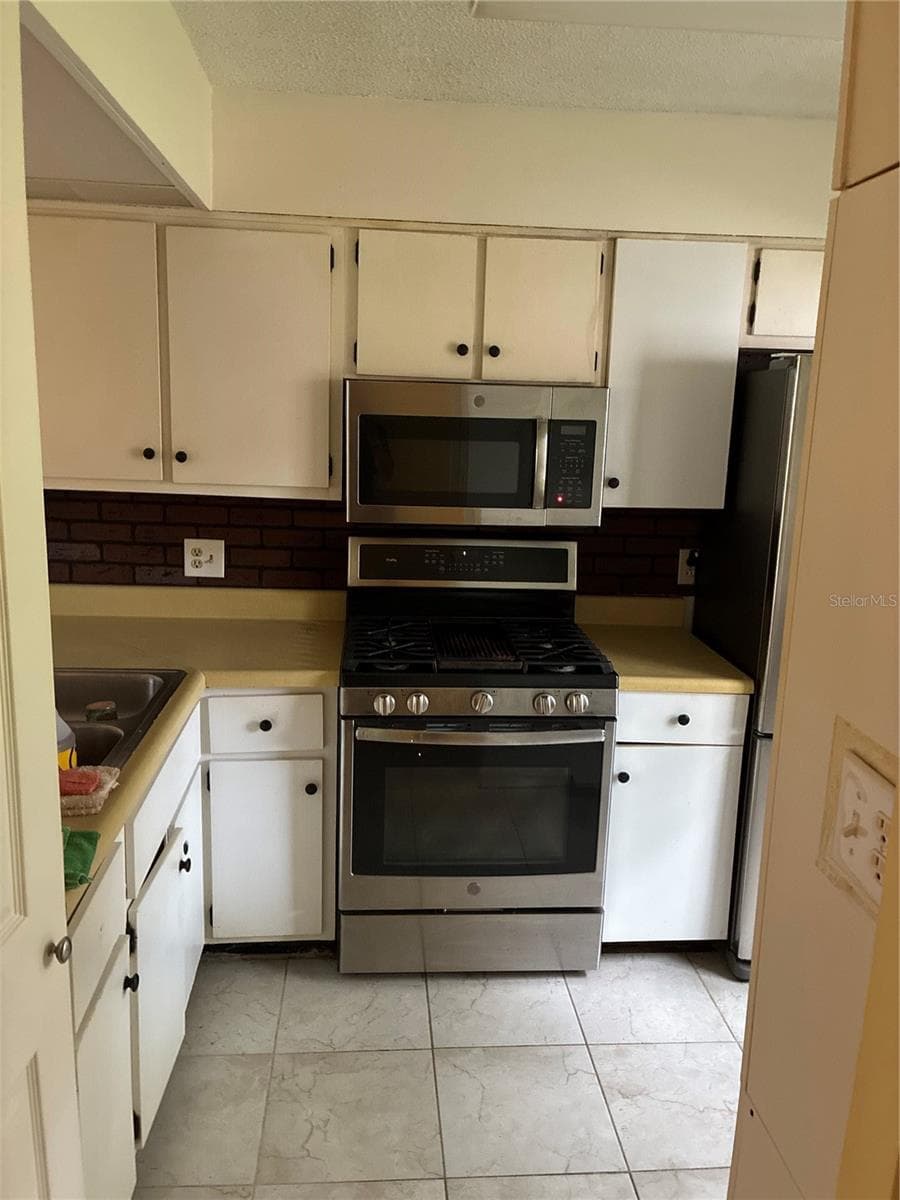 Kitchen - 2968 FLINT DR S, CLEARWATER