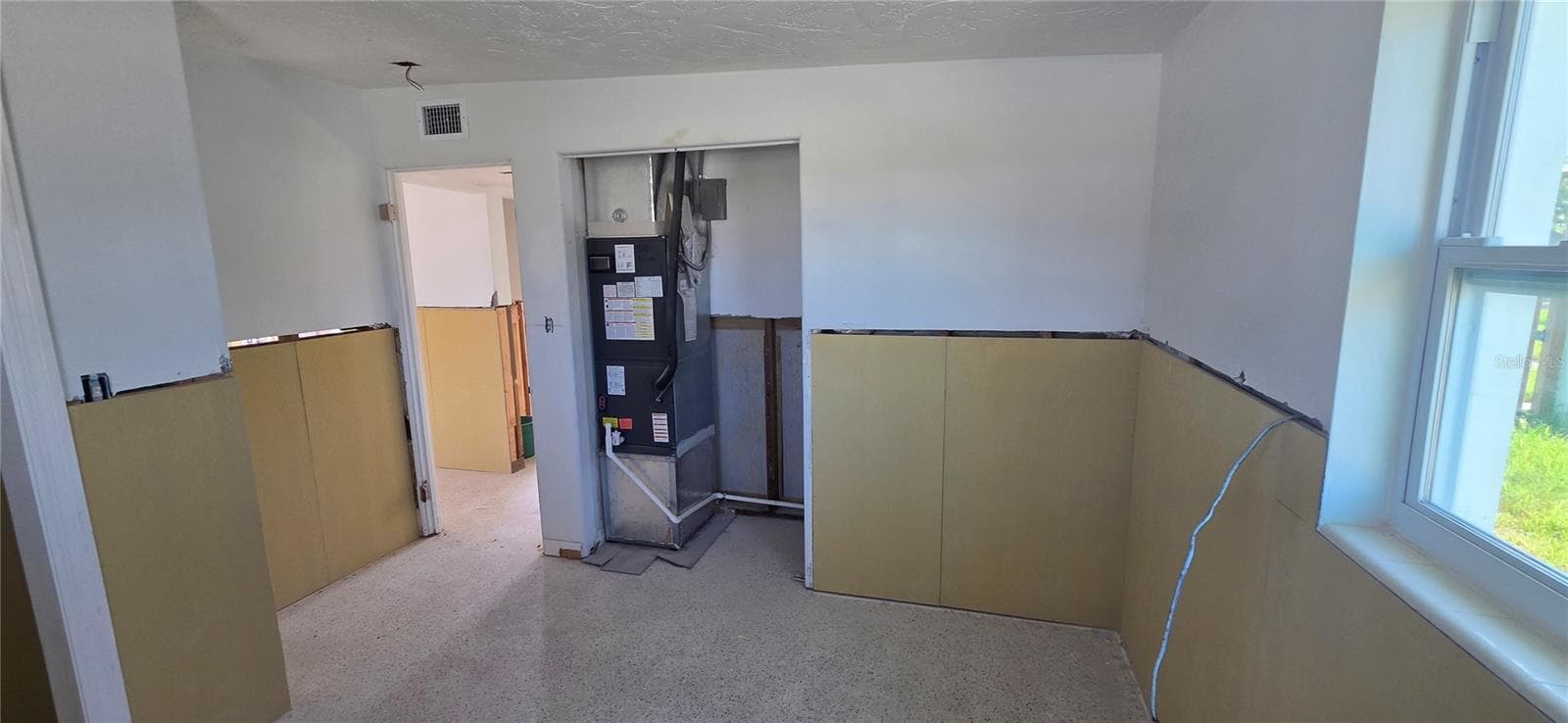 Single Family Residence at 13320 CAROL DR, HUDSON, photo 7 of 30