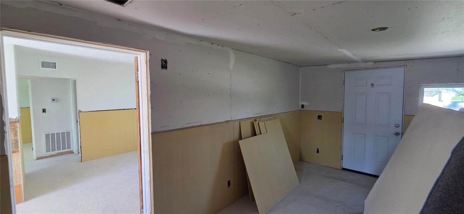 Single Family Residence at 13320 CAROL DR, HUDSON, photo 11 of 30