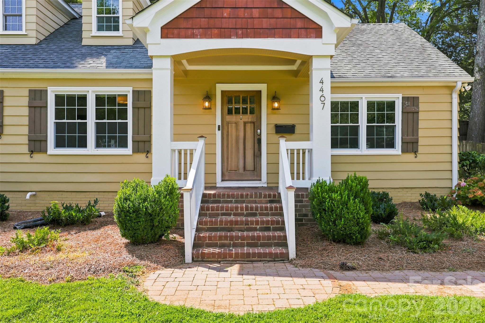 Single Family Residence at 4467 Woodlark Lane, Charlotte, photo 2 of 48