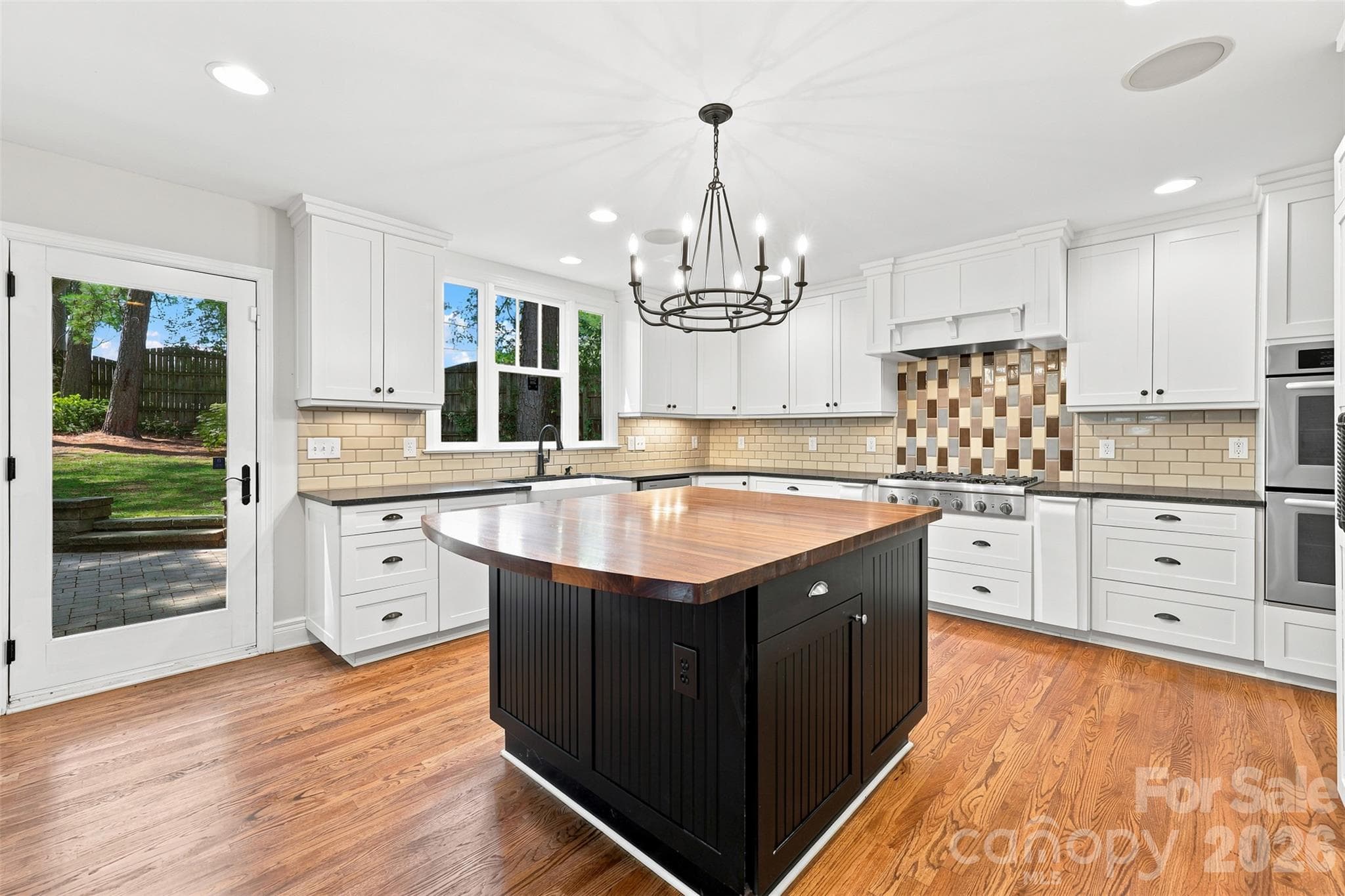 Single Family Residence at 4467 Woodlark Lane, Charlotte, photo 15 of 48