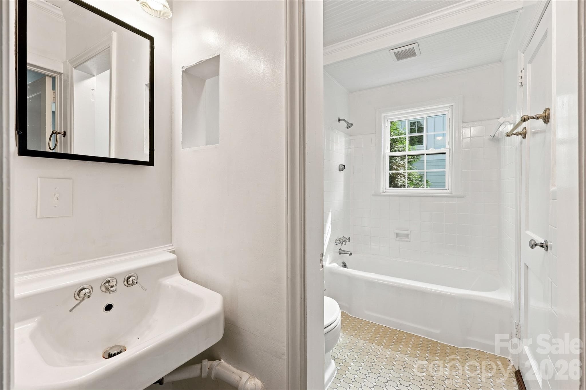 Single Family Residence at 4467 Woodlark Lane, Charlotte, photo 29 of 48