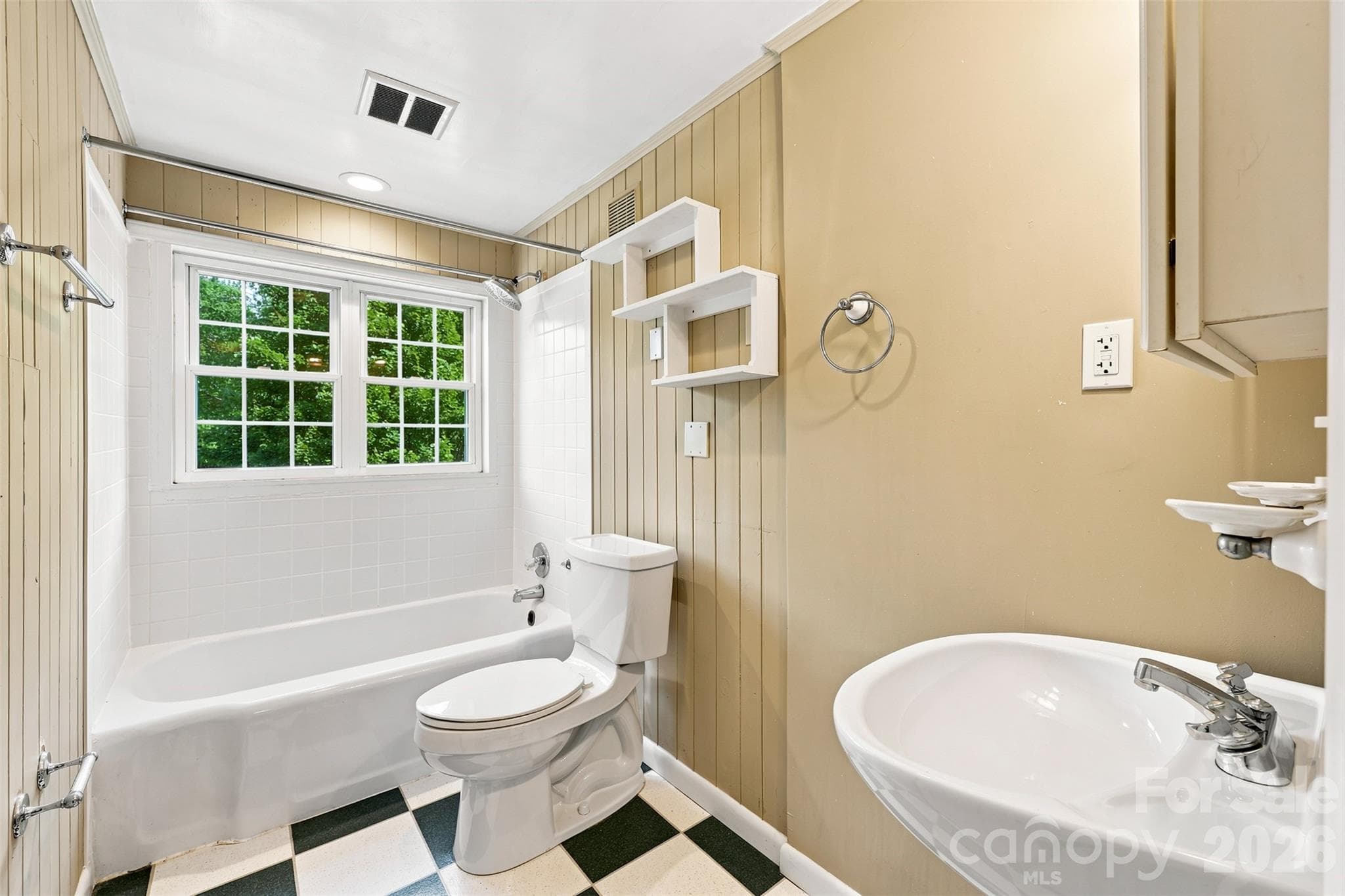 Single Family Residence at 4467 Woodlark Lane, Charlotte, photo 32 of 48