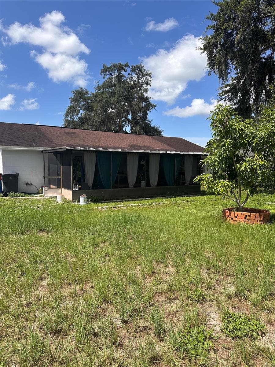 Single Family Residence at 8848 OAK CIR, TAMPA, photo 6 of 27