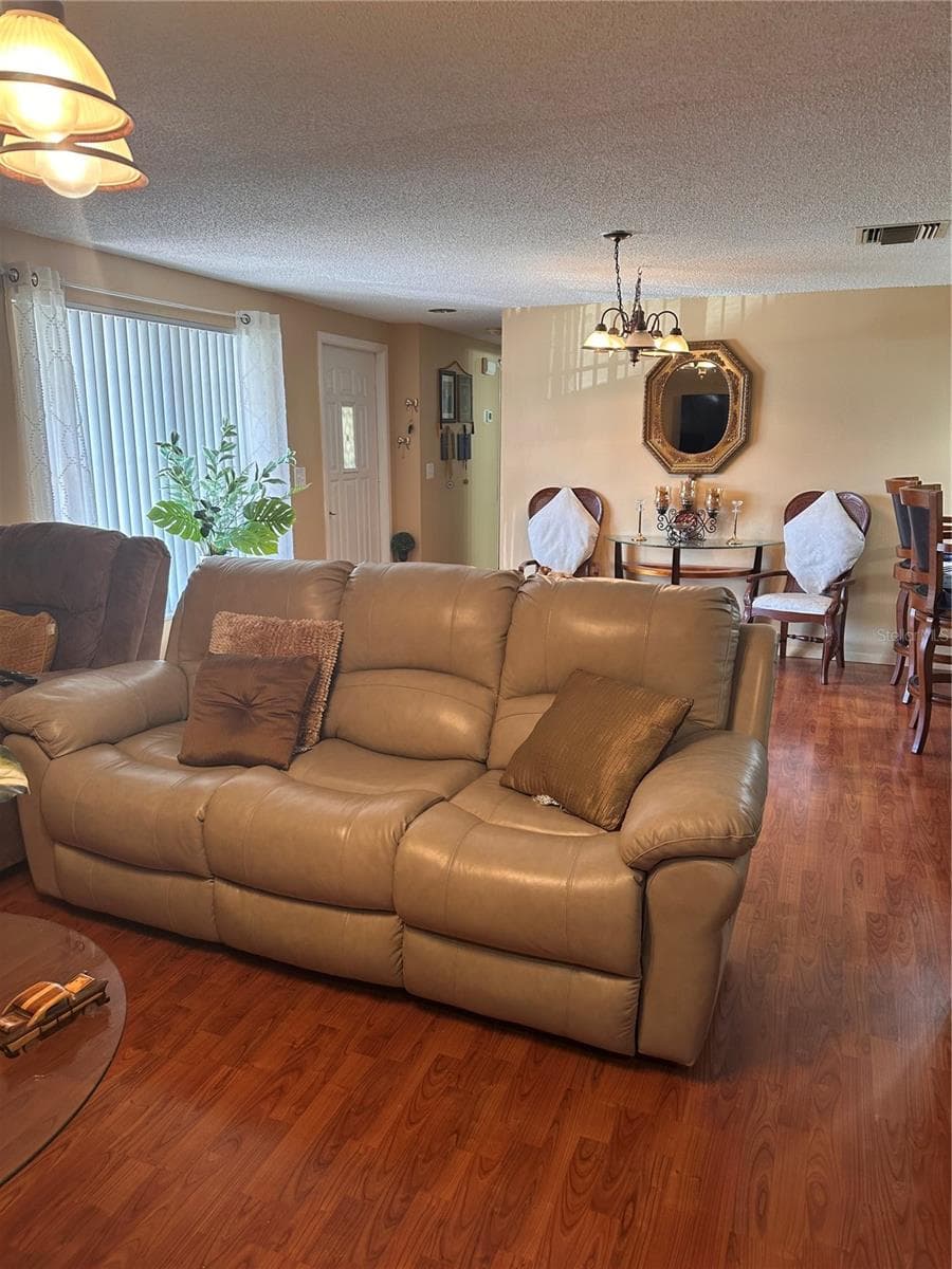 Single Family Residence at 8848 OAK CIR, TAMPA, photo 11 of 27
