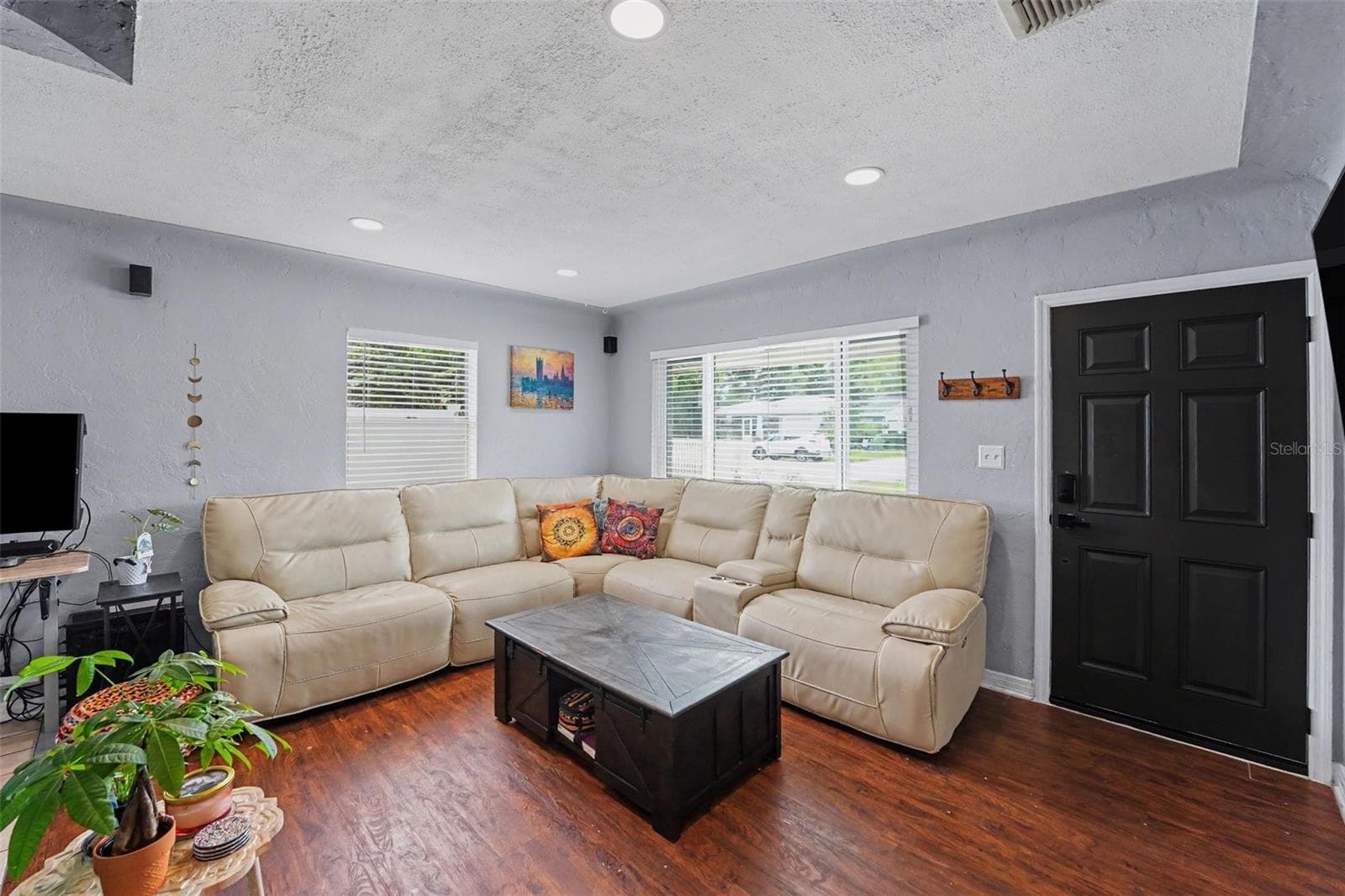 Single Family Residence at 3719 39TH ST N, ST PETERSBURG, photo 3 of 12