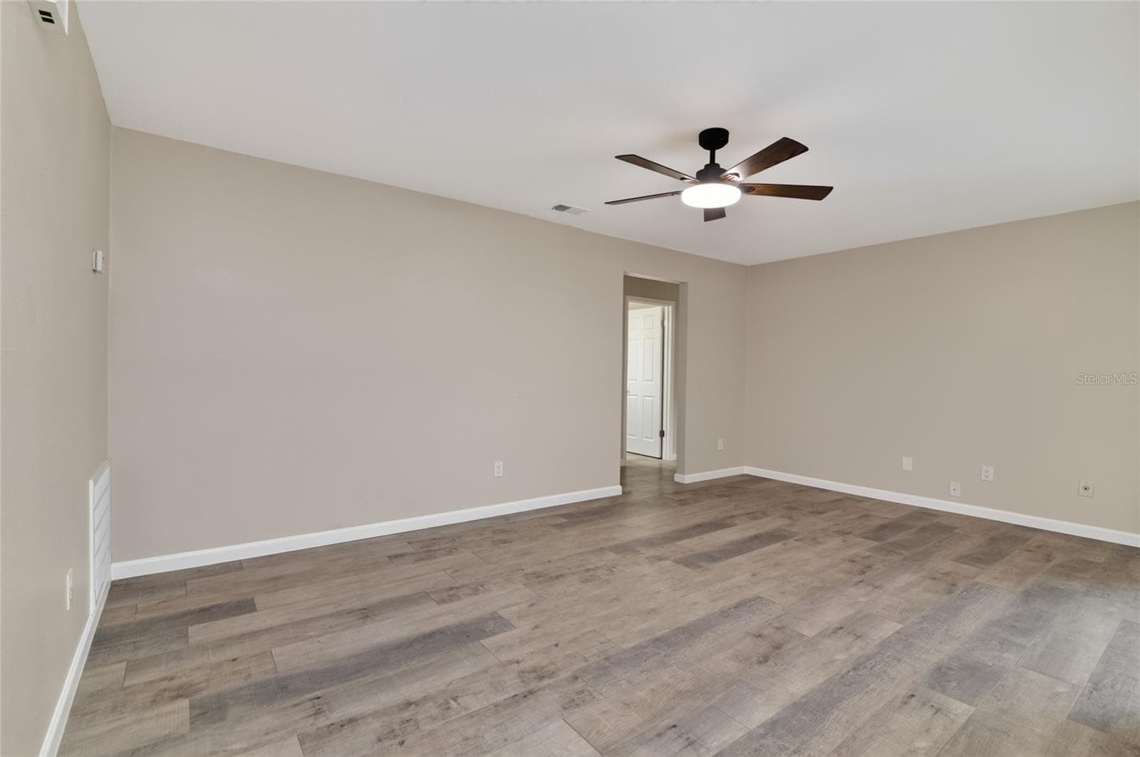 Family room off kitchen - 3179 FOXWOOD DR, APOPKA