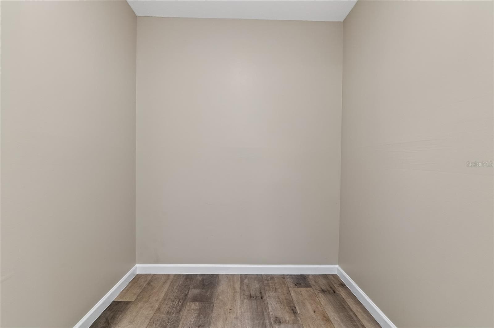 Master Closet - 3179 FOXWOOD DR, APOPKA