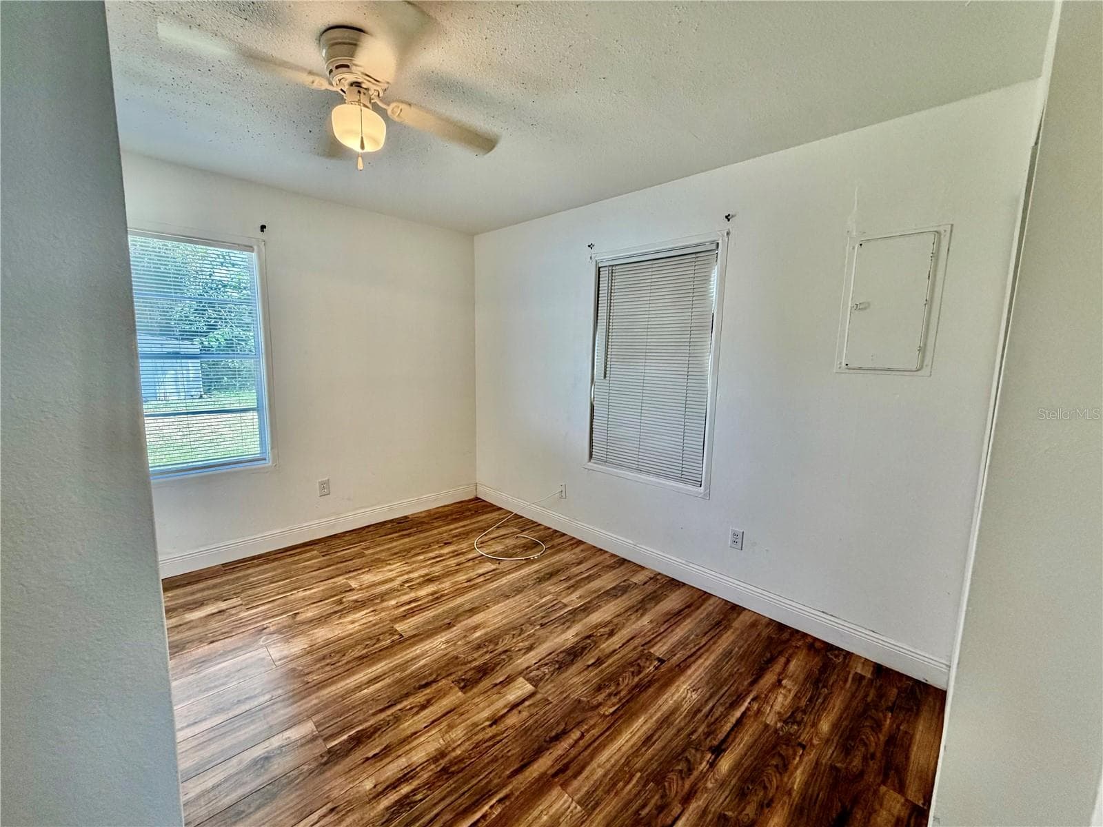 Single Family Residence at 311 W BELLA VISTA ST, LAKELAND, photo 18 of 40