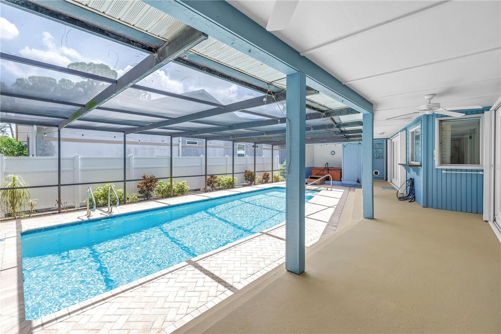 Screen enclosed pool & covered patio - 3000 HERON PL, CLEARWATER