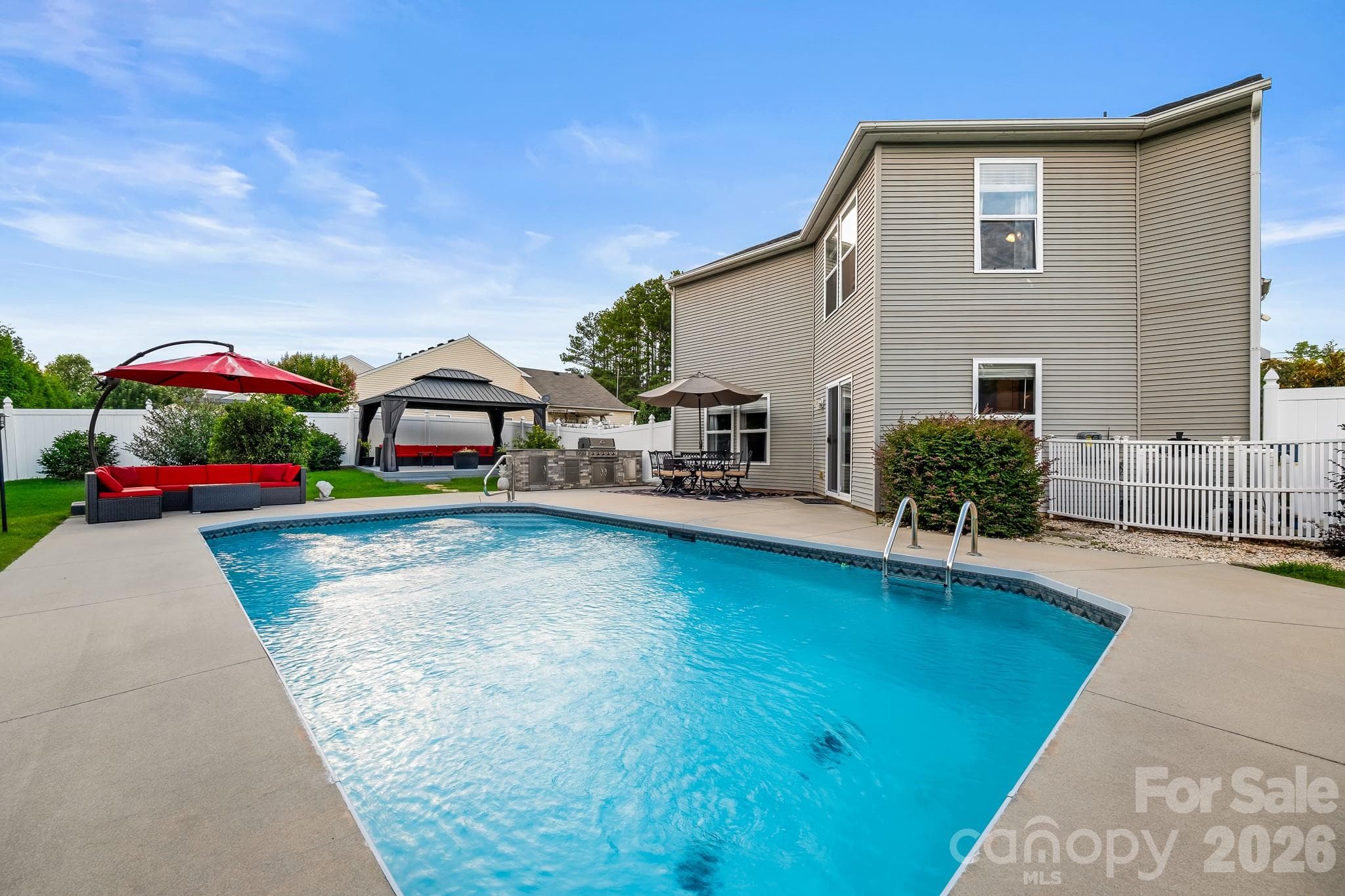 Built In Barbeque - 191 Old Carriage Road, Clover